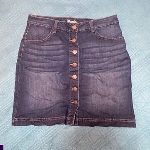 Womens wrangler denim jean skirt with button accents